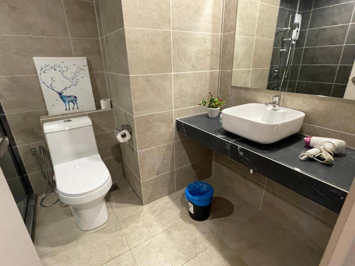Aru Suites Homestay Wifi,Carpark,24H Check In,Water Filter By R2 Residence Kota Kinabalu Eksteriør billede