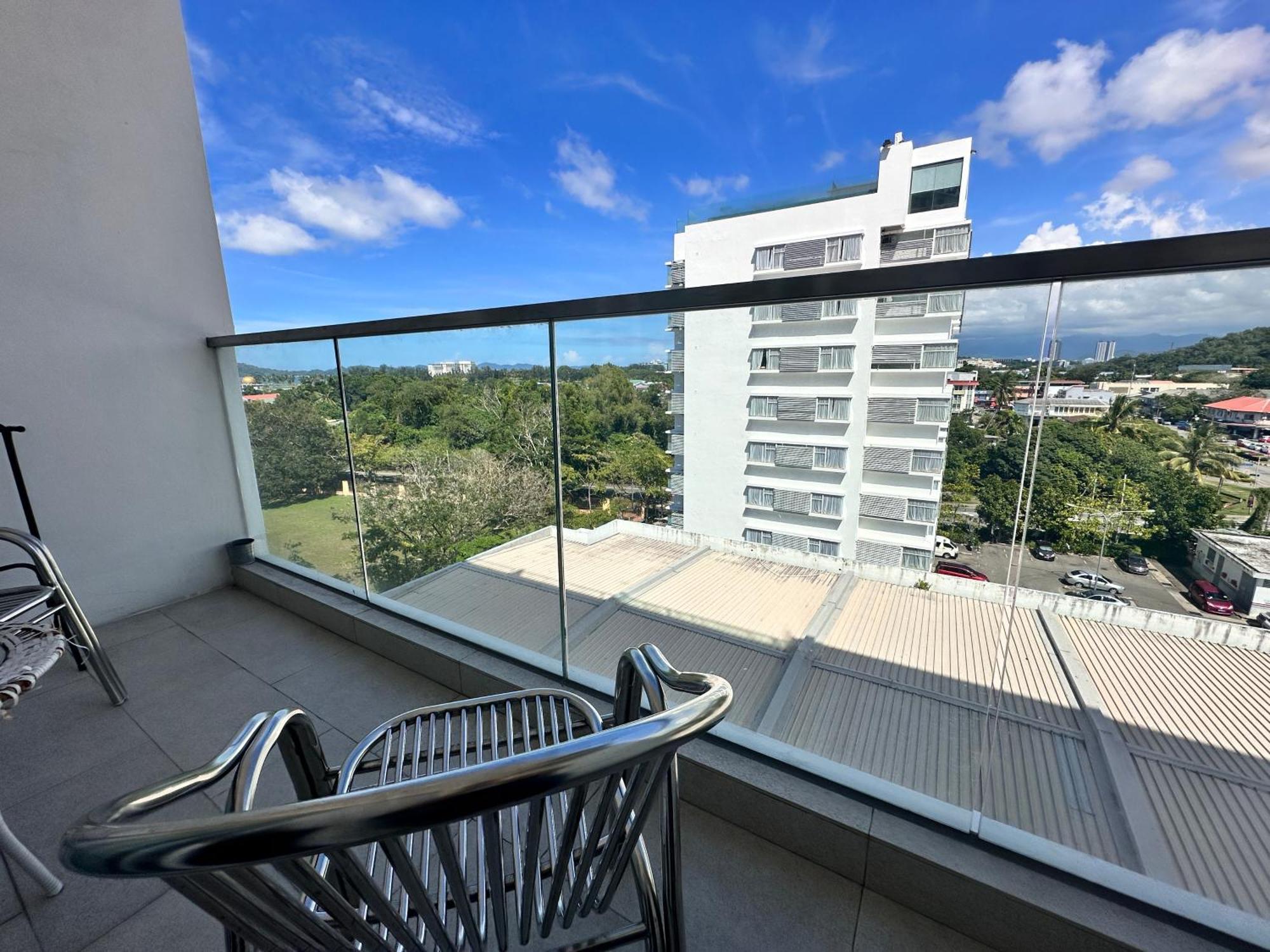 Aru Suites Homestay Wifi,Carpark,24H Check In,Water Filter By R2 Residence Kota Kinabalu Eksteriør billede
